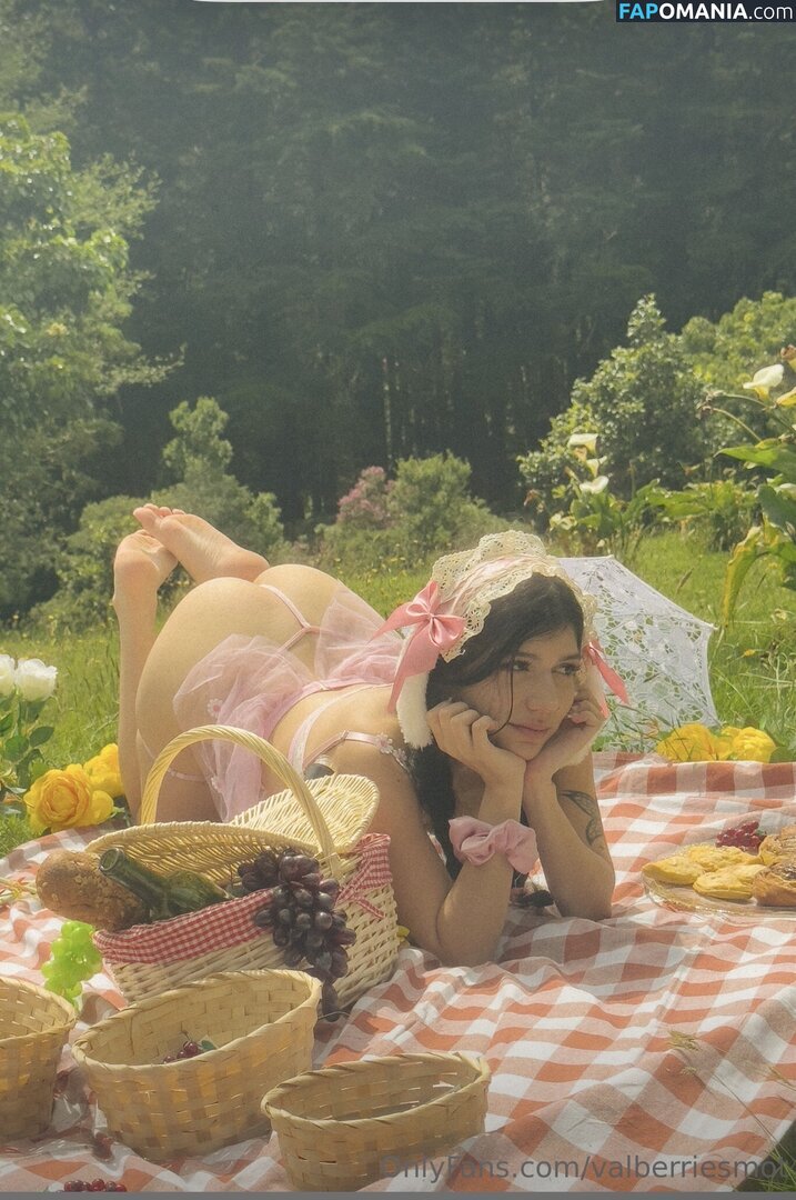 Valberriesmot Nago OnlyFans  Przeciekłe zdjęcie #3