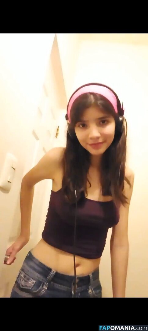 ValeCast0705 / Valeria Castañeda Nago OnlyFans  Przeciekłe zdjęcie #7