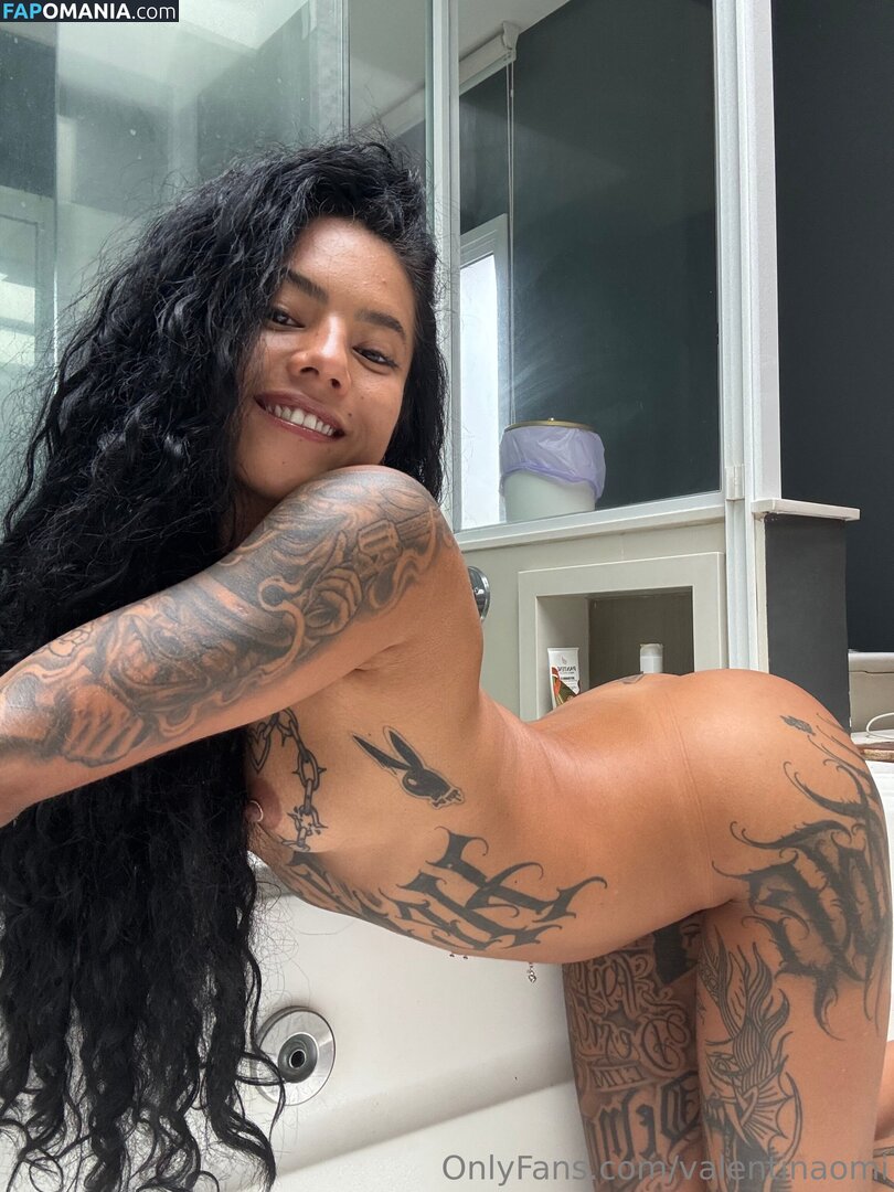 naihomi20 / valentinaomi Nago OnlyFans  Przeciekłe zdjęcie #2