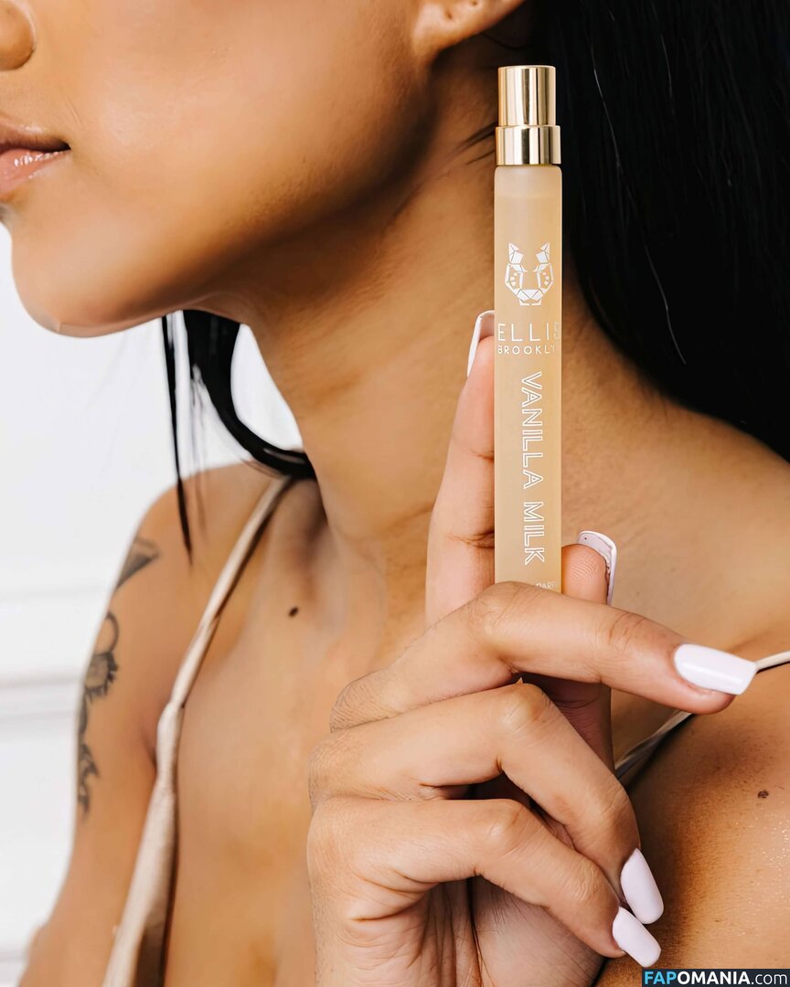 Vanilla Milk Nago OnlyFans  Przeciekłe zdjęcie #3