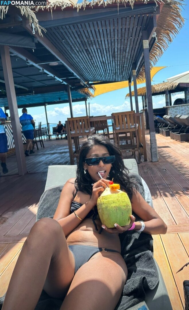 Venorika / veronica__in Nago OnlyFans  Przeciekłe zdjęcie #3