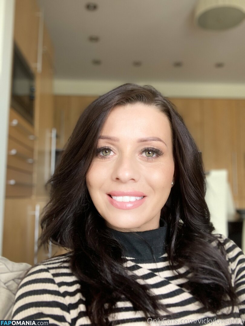 vickiebrownofficial / vickyloveporn Nago OnlyFans  Przeciekłe zdjęcie #19