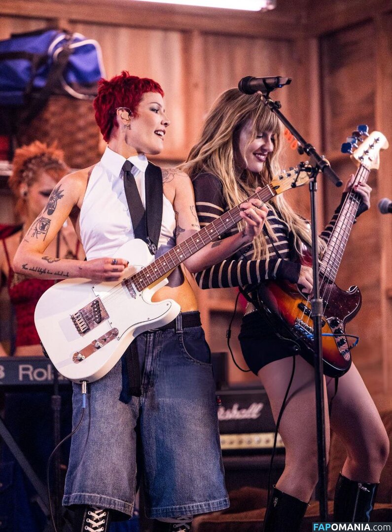 Maneskin bassist / Victoria De Angelis / vicdeangelis Nago OnlyFans  Przeciekłe zdjęcie #1075