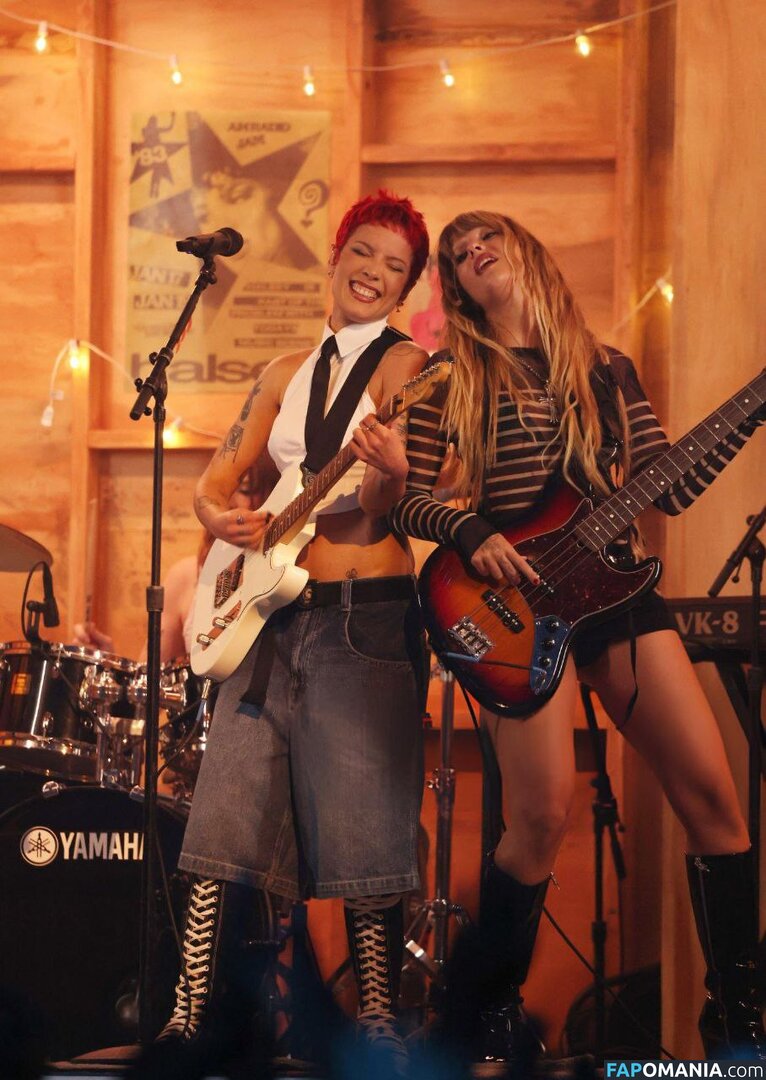 Maneskin bassist / Victoria De Angelis / vicdeangelis Nago OnlyFans  Przeciekłe zdjęcie #1076