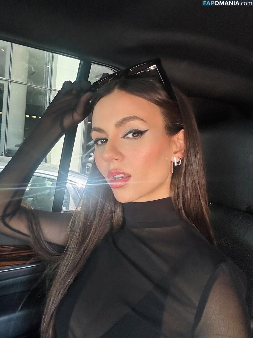 Victoria Justice / https: / victoriajustice Nago OnlyFans  Przeciekłe zdjęcie #9