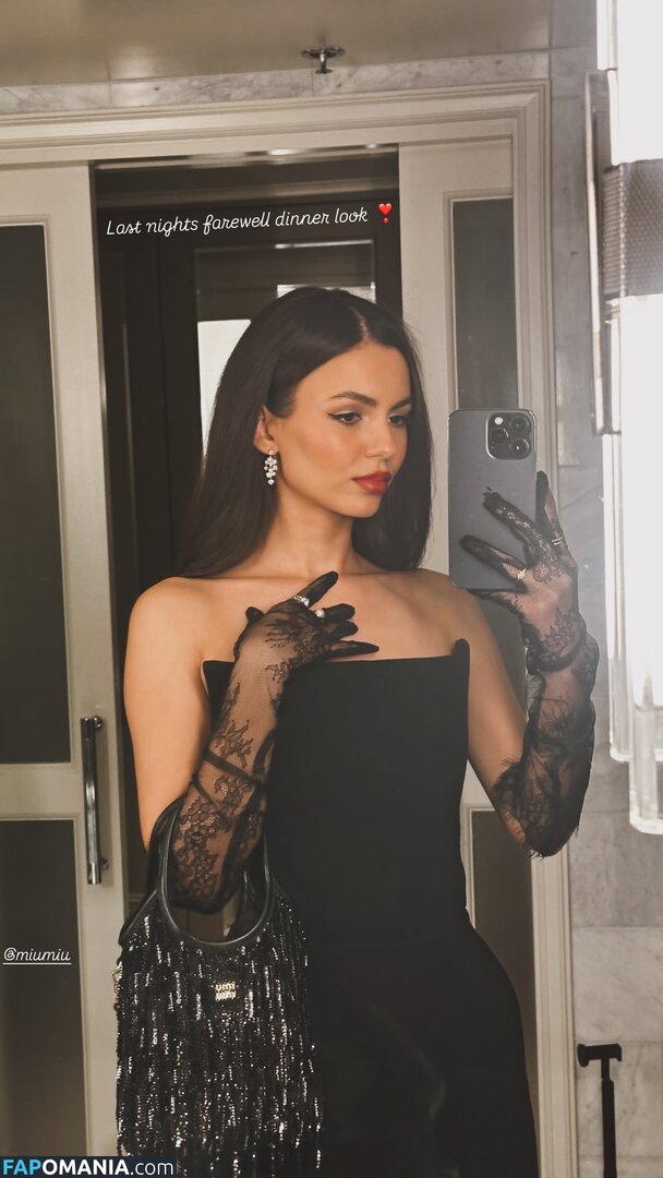 Victoria Justice / https: / victoriajustice Nago OnlyFans  Przeciekłe zdjęcie #26