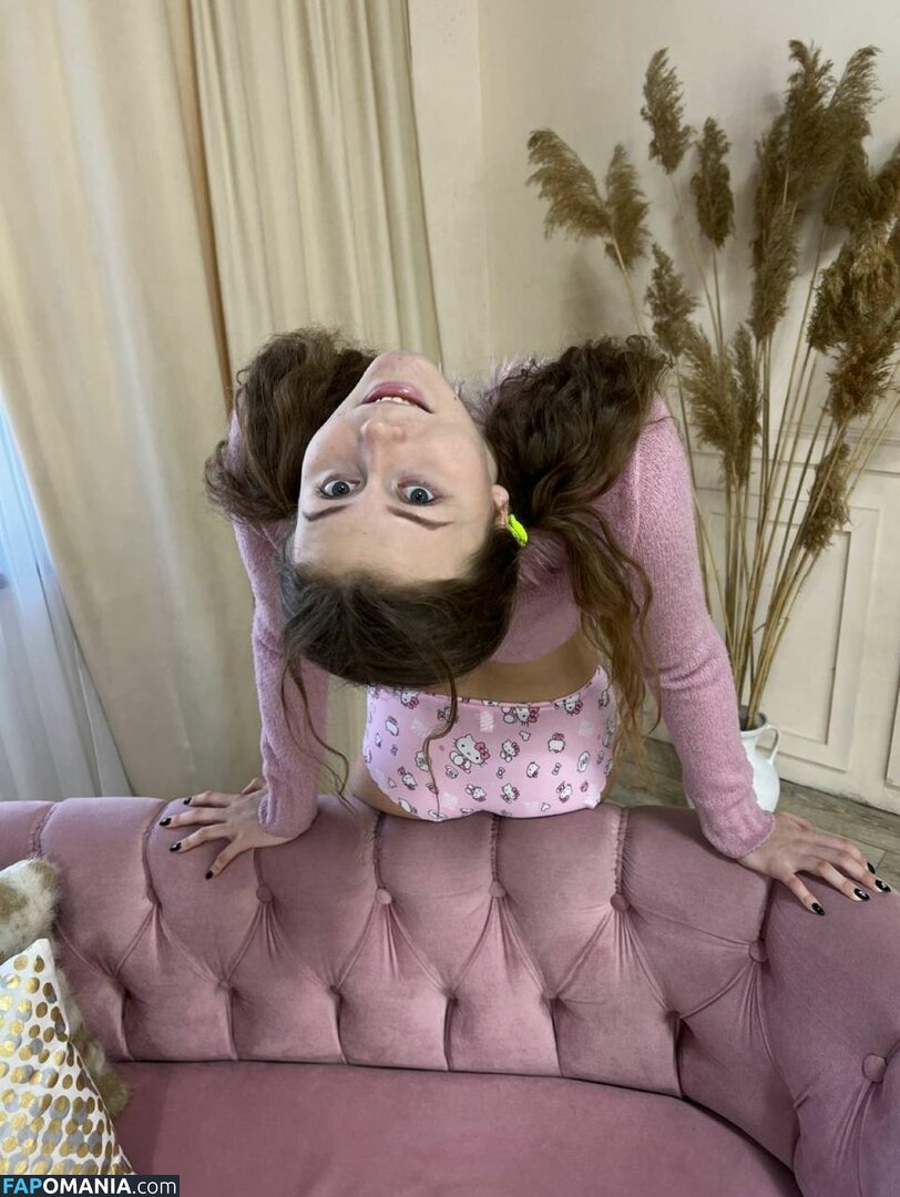 _vitaniemi01 / bloom.xvi / nayane_vitali01 / vitaniemi Nago OnlyFans  Przeciekłe zdjęcie #453