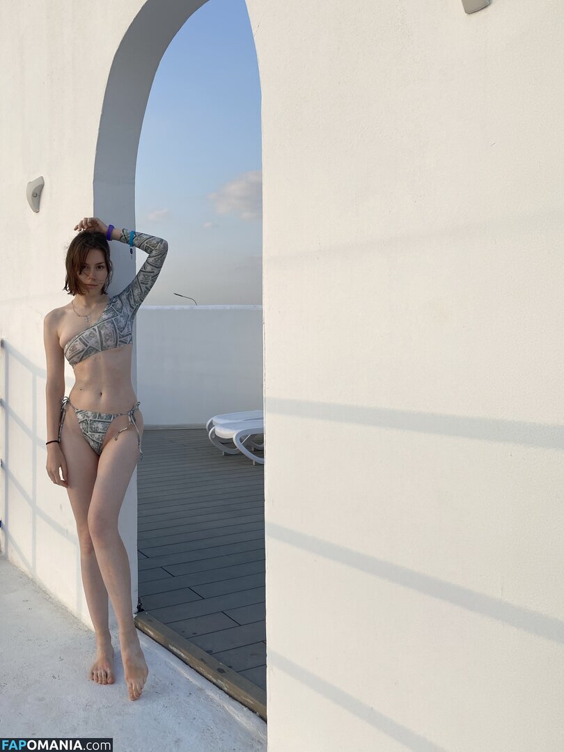 Vlada Vasuhno Nago OnlyFans  Przeciekłe zdjęcie #5