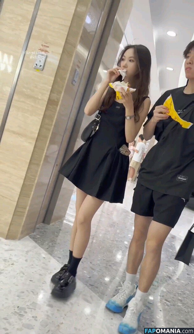 Voyeur Asian Pissing Toilet &Amp; Upskirts Only / girlspissin / https: Nago OnlyFans  Przeciekłe zdjęcie #7