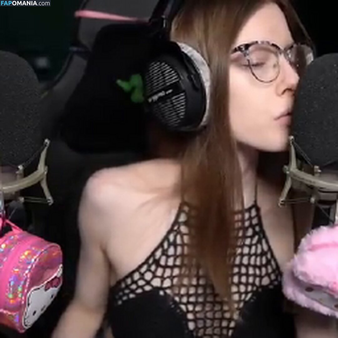 Vulture Vautour ASMR / vulture_vee Nago OnlyFans  Przeciekłe zdjęcie #1