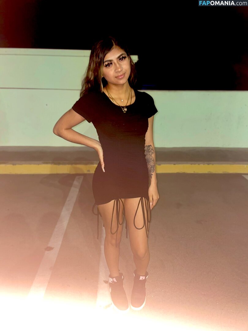 LisvedGarcia / https: / lizved._.47 / wetttassliz Nago OnlyFans  Przeciekłe zdjęcie #2