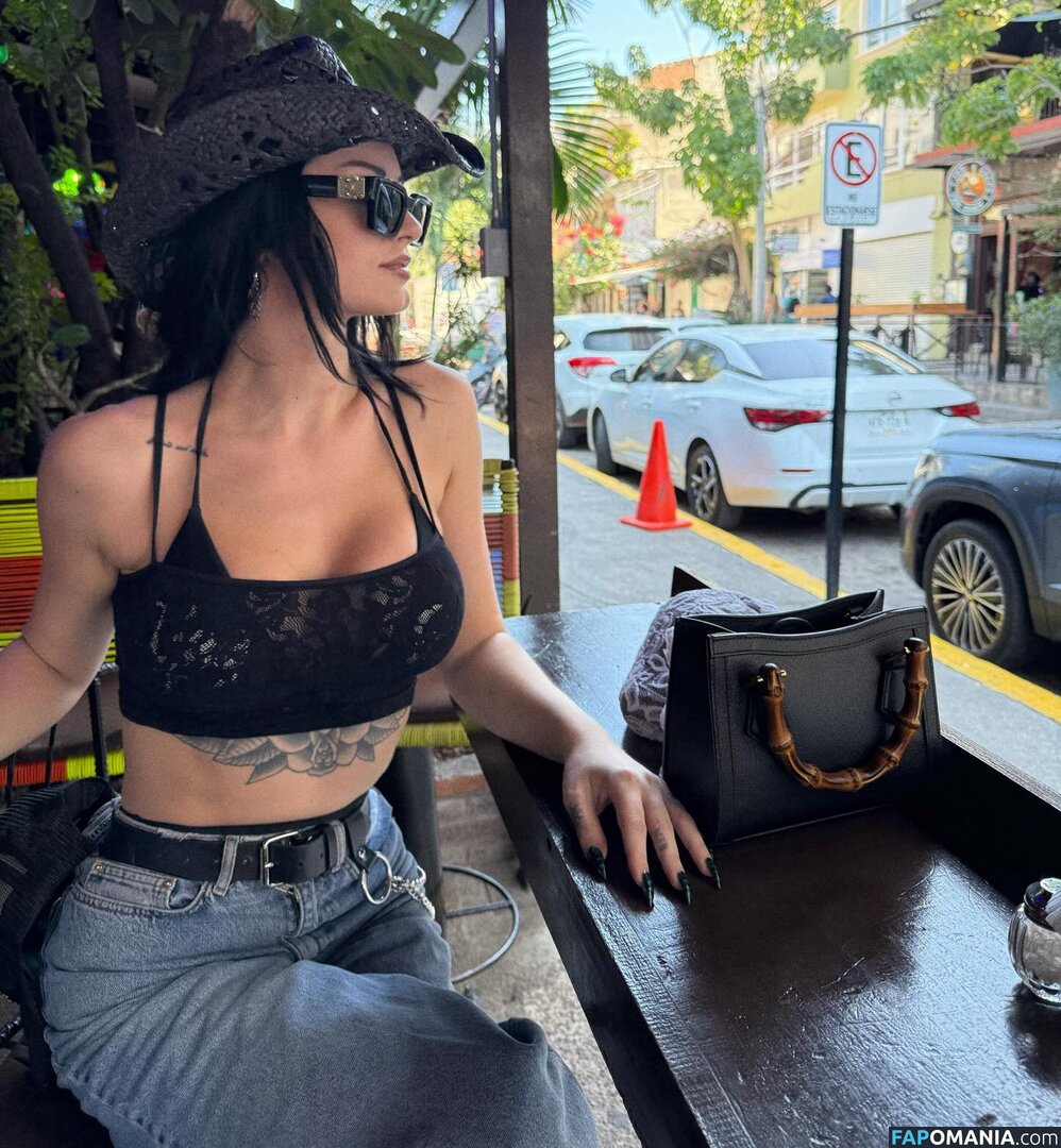 WWE's Paige  / WWE's Paige / Saraya Bevis / saraya Nago OnlyFans  Przeciekłe zdjęcie #3