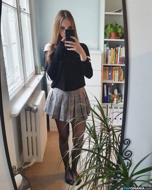xXlaureliaXx Nago OnlyFans  Przeciekłe zdjęcie #4