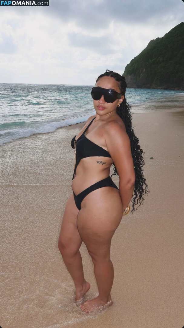 Keepingup.wityami / Yamile Duran Nago OnlyFans  Przeciekłe zdjęcie #1