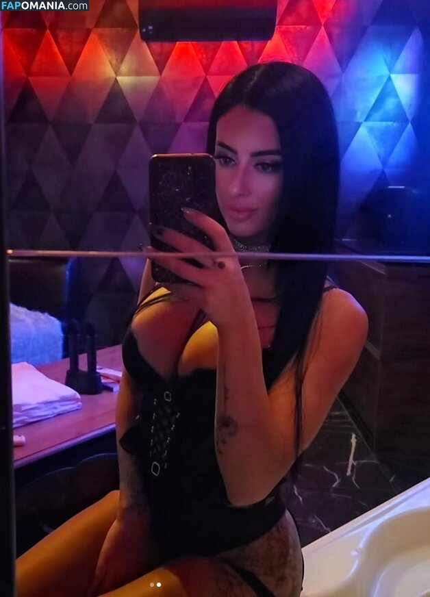 _yourfavouriteflower / https: / yourfavouritelittlebrat Nago OnlyFans  Przeciekłe zdjęcie #1