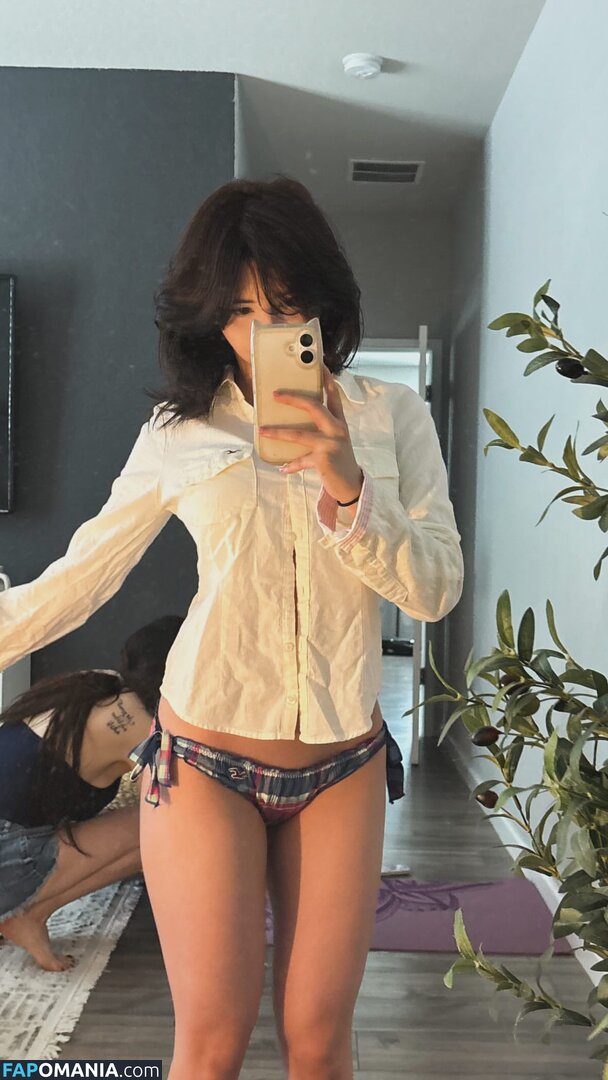 Yukiifoxx / Zelly Nago OnlyFans  Przeciekłe zdjęcie #1