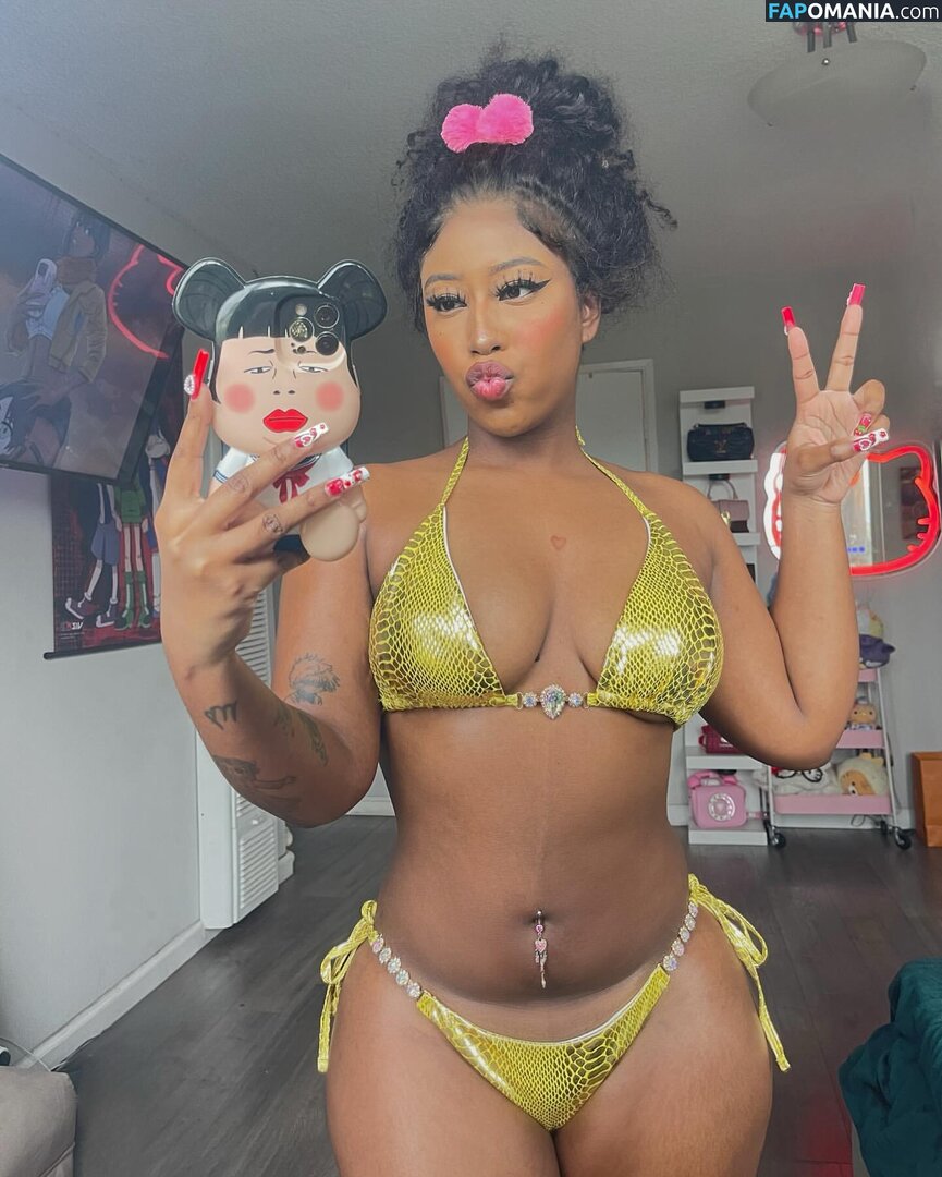 yungnena / yungnenaa Nago OnlyFans  Przeciekłe zdjęcie #2