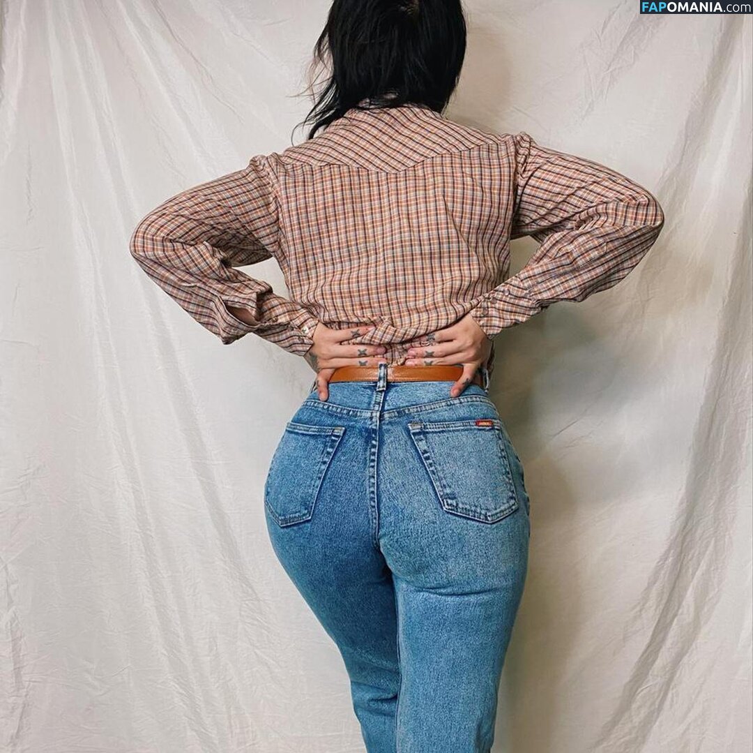Yvette Young / yvetteyoung Nago OnlyFans  Przeciekłe zdjęcie #3