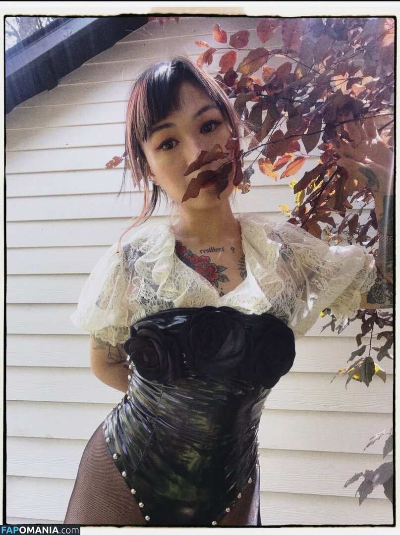 Yvette Young / yvetteyoung Nago OnlyFans  Przeciekłe zdjęcie #7