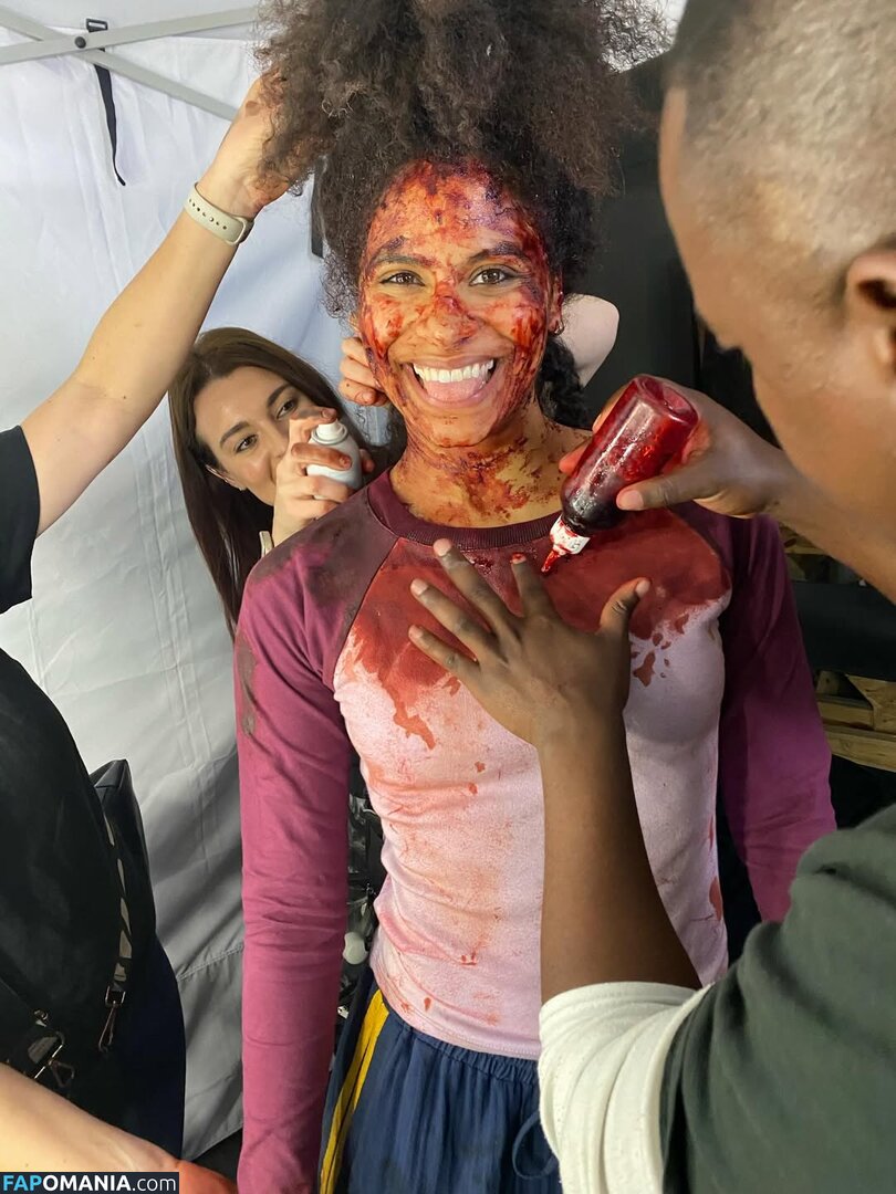 Zazie Beetz / zaziebeetz Nago OnlyFans  Przeciekłe zdjęcie #4