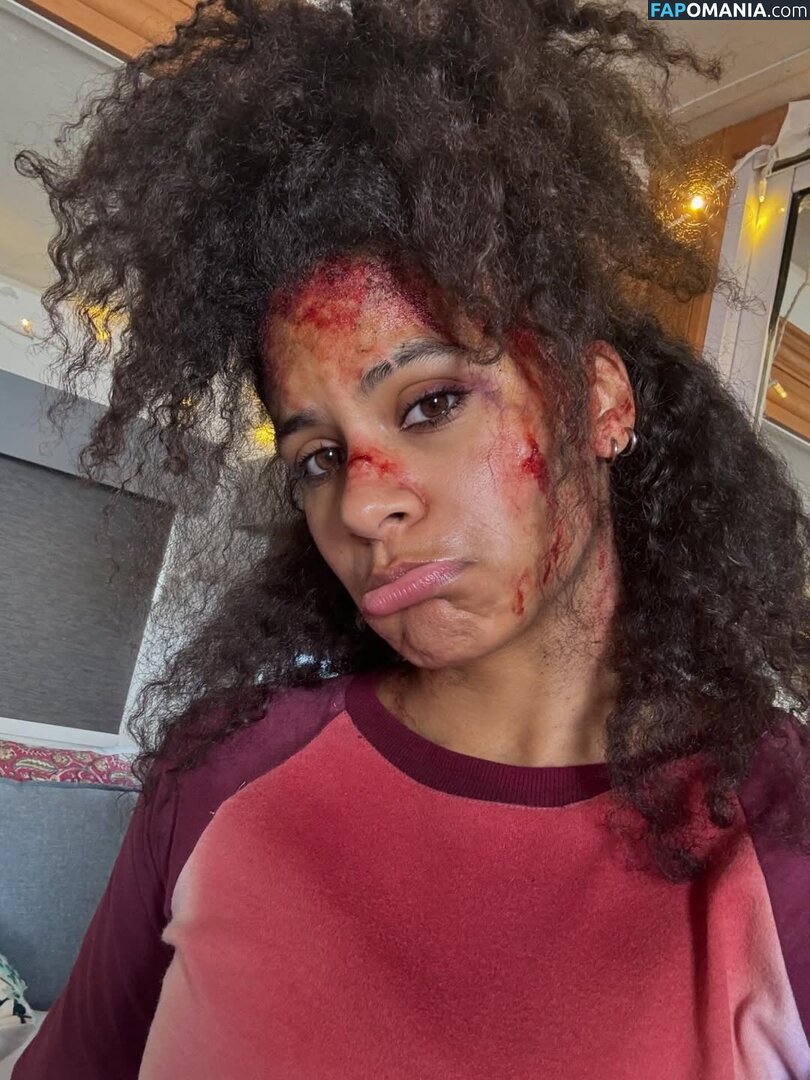 Zazie Beetz / zaziebeetz Nago OnlyFans  Przeciekłe zdjęcie #5