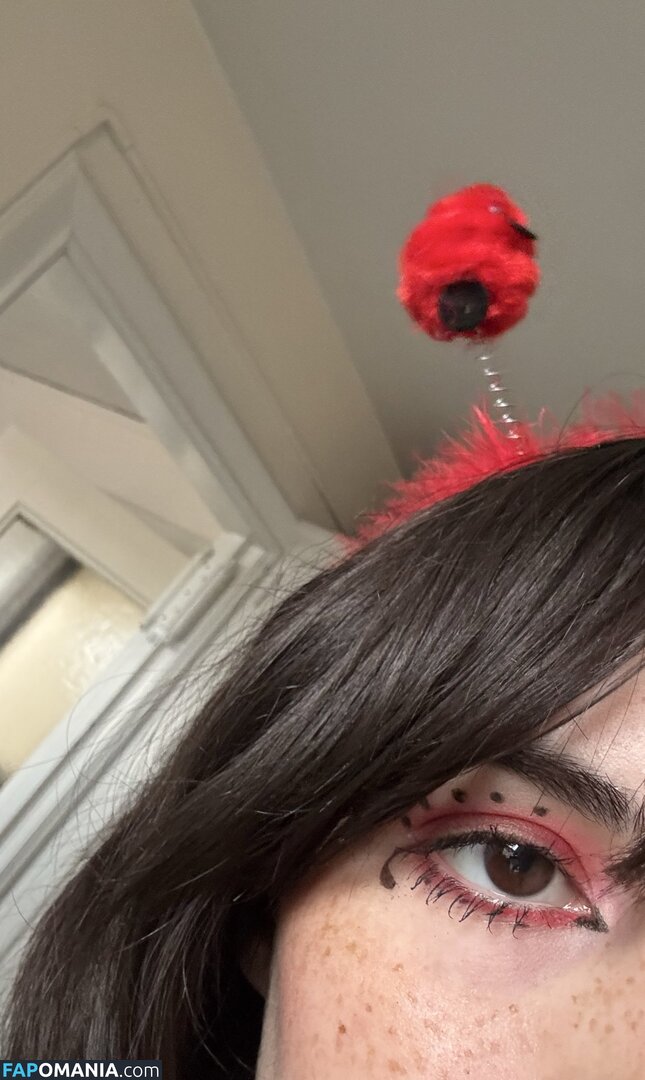 Zobug / snaiIgirl / zobug_ Nago OnlyFans  Przeciekłe zdjęcie #18