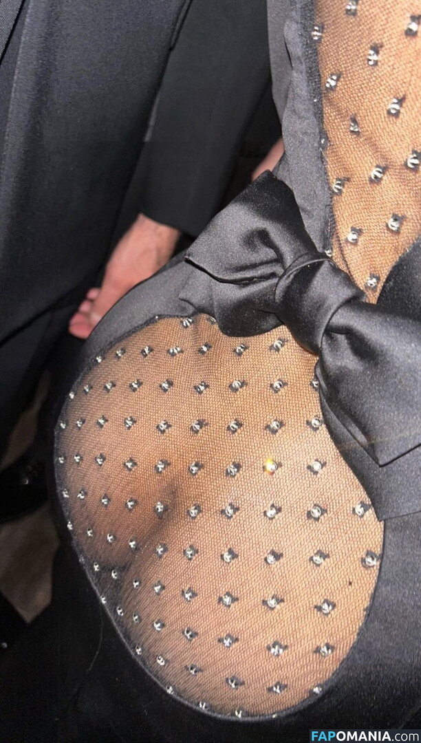 Zoe Kravitz Nago OnlyFans  Przeciekłe zdjęcie #1