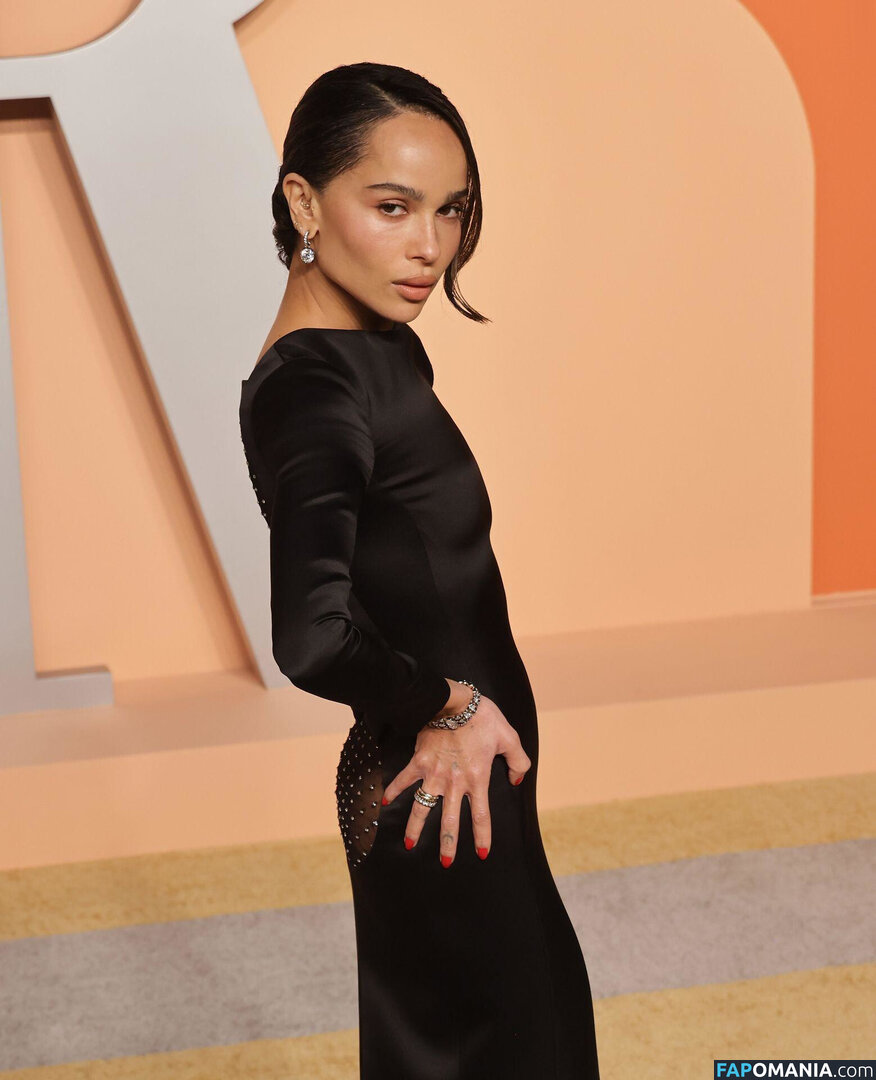 Zoe Kravitz Nago OnlyFans  Przeciekłe zdjęcie #8
